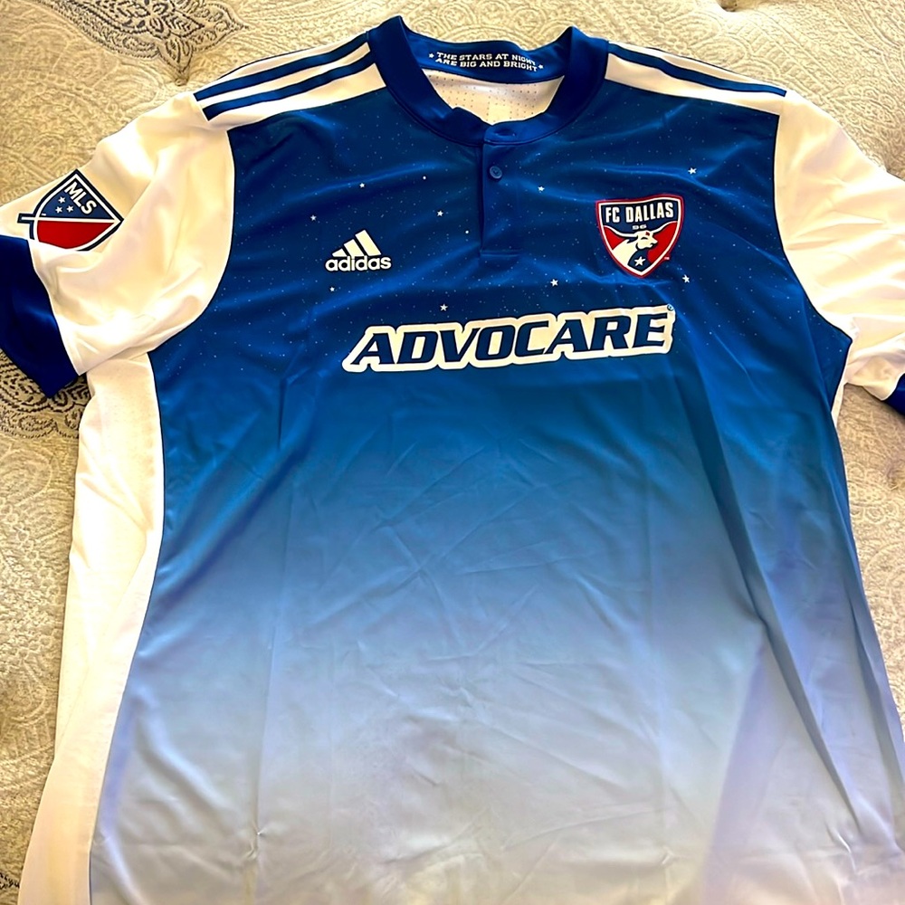 2017 FC Dallas secondary jersey XL never worn